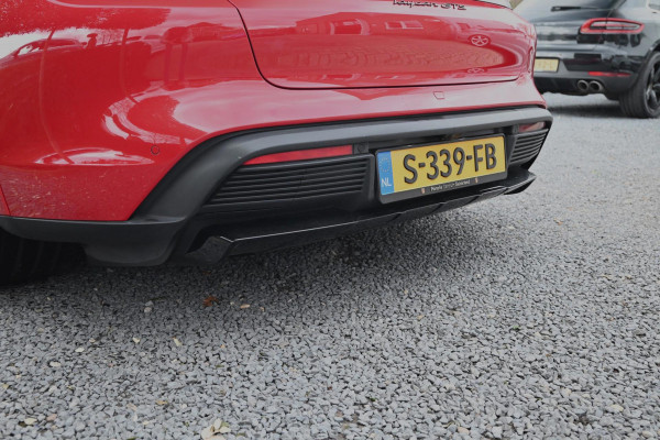Porsche Taycan Cross Turismo 4 GTS Pakket | Garantie 01-2028 | 1e Eigenaar | Vossen | BOSE