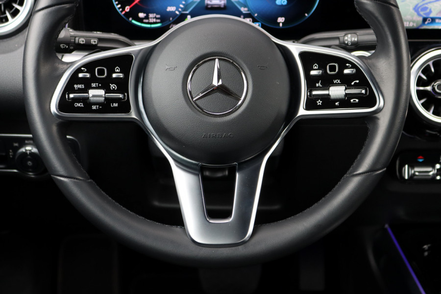 Mercedes-Benz EQB 300 4MATIC Luxury Line 67 kWh | Dodehoekassistent | Camera | Vario-achterbank | Apple Carplay/Android Auto | High Perf. LED | Zitcomfortpakket | Stoelverwarming |