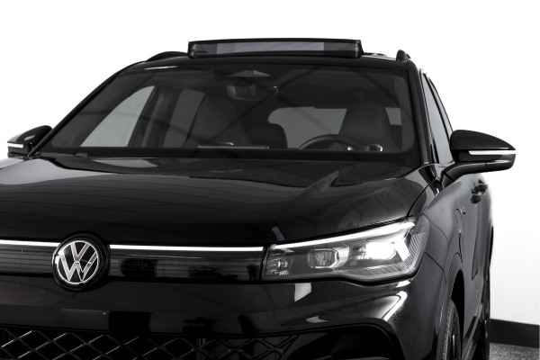 Volkswagen Tiguan 1.5 eHybrid 272 PK R-Line Edition Orig. NL | Black Style | Elek. Trekhaak | S/K-panodak | Adapt. Cruise | Stoel-+stuurverw. | App. Connect | Camera+PDC | LM 19" | 6667