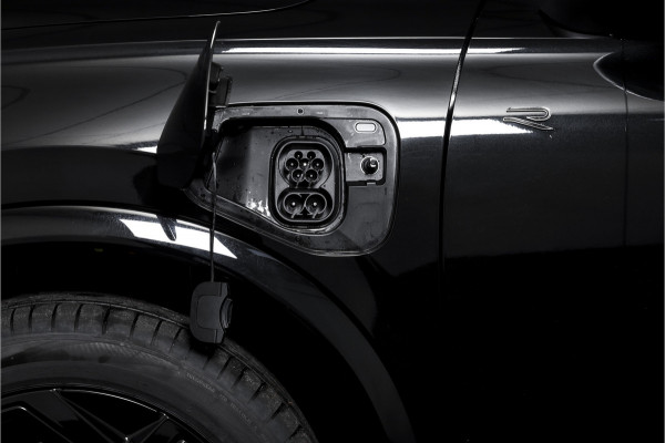 Volkswagen Tiguan 1.5 eHybrid 272 PK R-Line Edition Orig. NL | Black Style | Elek. Trekhaak | S/K-panodak | Adapt. Cruise | Stoel-+stuurverw. | App. Connect | Camera+PDC | LM 19" | 6667