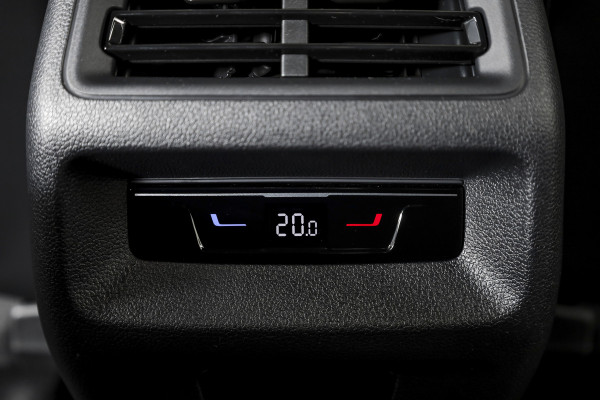 Volkswagen Tiguan 1.5 eHybrid 272 PK R-Line Edition Orig. NL | Black Style | Elek. Trekhaak | S/K-panodak | Adapt. Cruise | Stoel-+stuurverw. | App. Connect | Camera+PDC | LM 19" | 6667