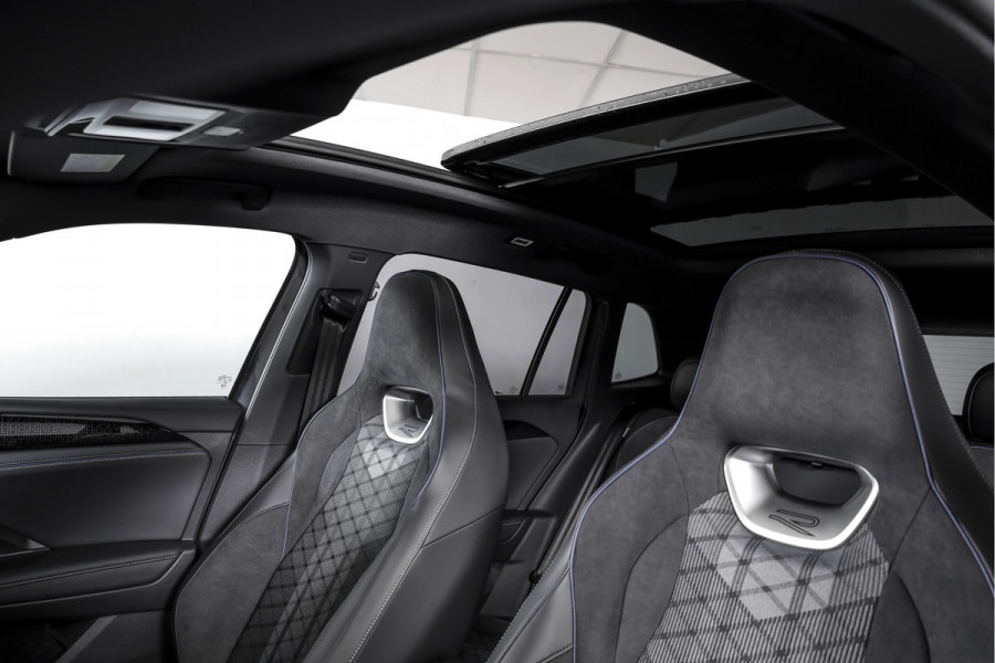 Volkswagen Tiguan 1.5 eHybrid 272 PK R-Line Edition | Black Style | Elek. Trekhaak | S/K-panodak | Adapt. Cruise | Stoel-+stuurverw. | App. Connect | Camera+PDC | LM 19" | 0529