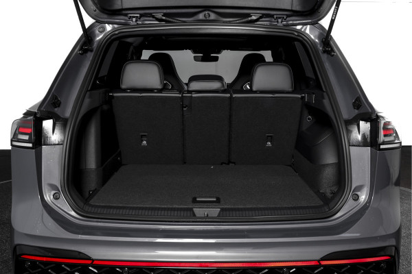 Volkswagen Tiguan 1.5 eHybrid 272 PK R-Line Edition | Black Style | Elek. Trekhaak | S/K-panodak | Adapt. Cruise | Stoel-+stuurverw. | App. Connect | Camera+PDC | LM 19" | 0529