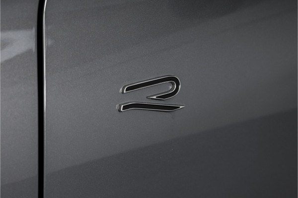 Volkswagen Tiguan 1.5 eHybrid 272 PK R-Line Edition | Black Style | Elek. Trekhaak | S/K-panodak | Adapt. Cruise | Stoel-+stuurverw. | App. Connect | Camera+PDC | LM 19" | 0529