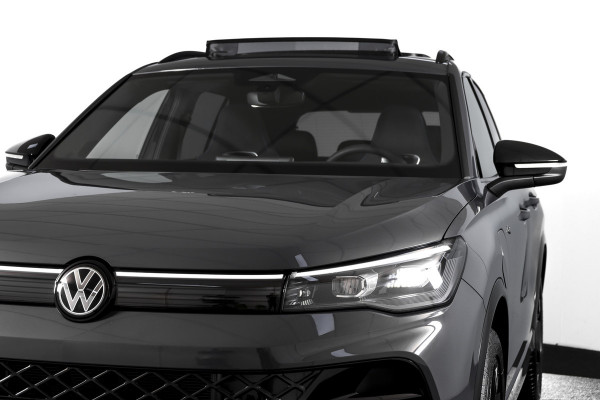 Volkswagen Tiguan 1.5 eHybrid 272 PK R-Line Edition | Black Style | Elek. Trekhaak | S/K-panodak | Adapt. Cruise | Stoel-+stuurverw. | App. Connect | Camera+PDC | LM 19" | 0529
