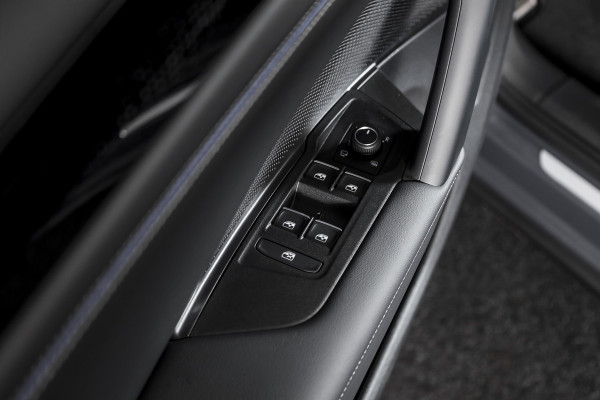 Volkswagen Tiguan 1.5 eHybrid 272 PK R-Line Edition | Black Style | Elek. Trekhaak | S/K-panodak | Adapt. Cruise | Stoel-+stuurverw. | App. Connect | Camera+PDC | LM 19" | 0529