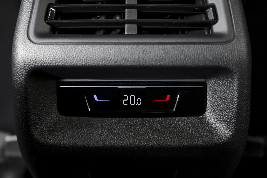 Volkswagen Tiguan 1.5 eHybrid 272 PK R-Line Edition | Black Style | Elek. Trekhaak | S/K-panodak | Adapt. Cruise | Stoel-+stuurverw. | App. Connect | Camera+PDC | LM 19" | 0529