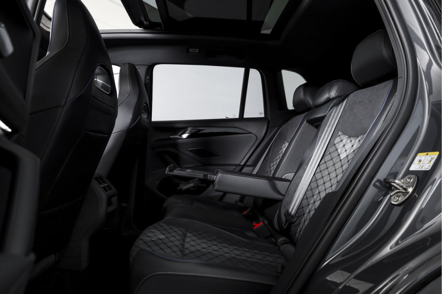 Volkswagen Tiguan 1.5 eHybrid 272 PK R-Line Edition | Black Style | Elek. Trekhaak | S/K-panodak | Adapt. Cruise | Stoel-+stuurverw. | App. Connect | Camera+PDC | LM 19" | 0529