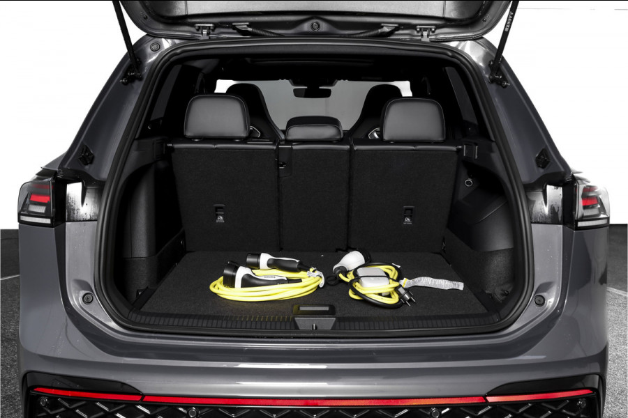 Volkswagen Tiguan 1.5 eHybrid 272 PK R-Line Edition | Black Style | Elek. Trekhaak | S/K-panodak | Adapt. Cruise | Stoel-+stuurverw. | App. Connect | Camera+PDC | LM 19" | 0529