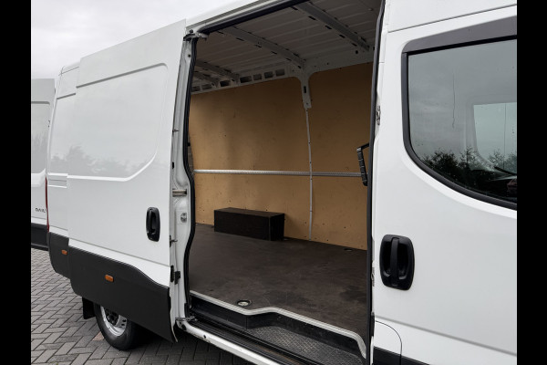 Iveco Daily 35S16 157 PK / L2H2 / AIRCO / CRUISE / 3-ZITS / 3.5 TON TREKKEN / CAMERA