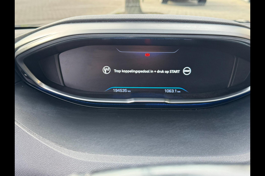 Peugeot 5008 1.2 PureTech Blue Lease Premium 7 Pers. uitvoering I Navigatie / Apple CarPlay I Airco I LED I PDC I Nwe APK 09-2027