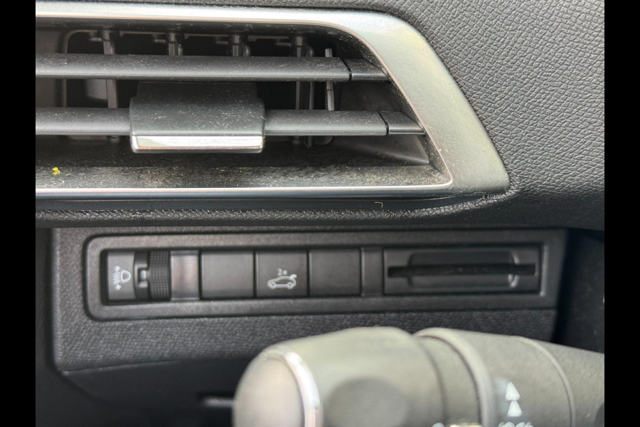 Peugeot 5008 1.2 PureTech Blue Lease Premium 7 Pers. uitvoering I Navigatie / Apple CarPlay I Airco I LED I PDC I Nwe APK 09-2027