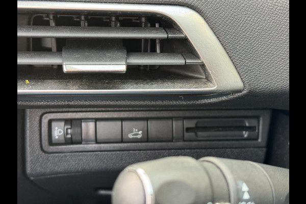 Peugeot 5008 1.2 PureTech Blue Lease Premium 7 Pers. uitvoering I Navigatie / Apple CarPlay I Airco I LED I PDC I Nwe APK 09-2027