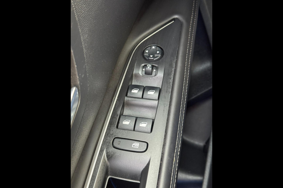 Peugeot 5008 1.2 PureTech Blue Lease Premium 7 Pers. uitvoering I Navigatie / Apple CarPlay I Airco I LED I PDC I Nwe APK 09-2027