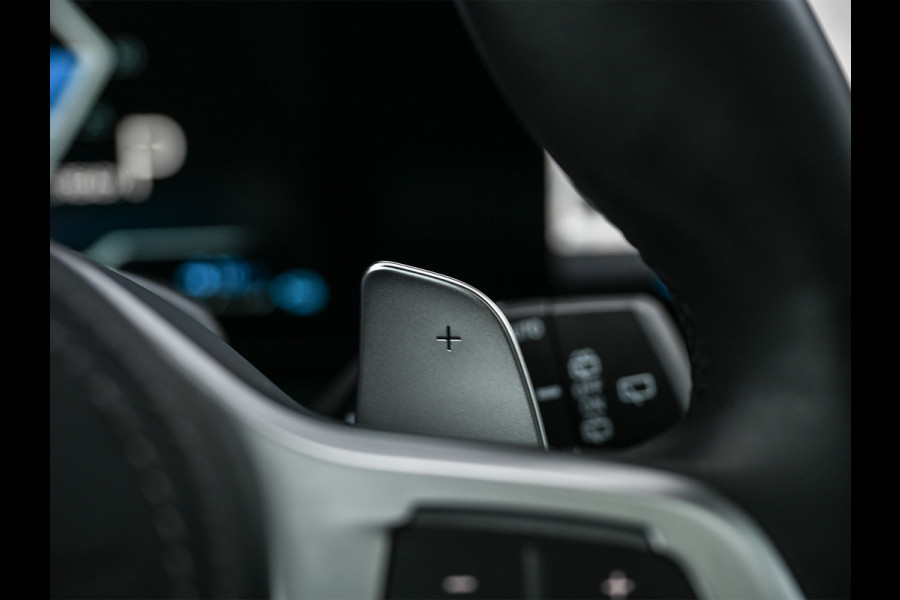 BMW X5 xDRIVE 50e | M-SPORT PRO | SKY LOUNGE | ICONIC GLOW | SHADOW LINE | COMFORT ACCESS | LUCHTVERING | ACTIVE CRUISE | MEMORY SEATS