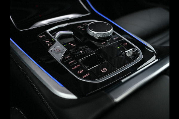 BMW X5 xDRIVE 50e | M-SPORT PRO | SKY LOUNGE | ICONIC GLOW | SHADOW LINE | COMFORT ACCESS | LUCHTVERING | ACTIVE CRUISE | MEMORY SEATS