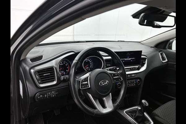 Kia Ceed Sportswagon 1.5 T-GDi DynamicLine (NAVIGATIE, CARPLAY, CAMERA, AFNEEMBARE TREKHAAK, PARKEERSENSOREN, GOED ONDERHOUDEN)