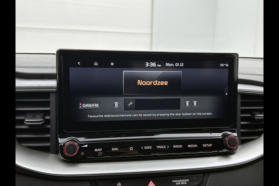 Kia Ceed Sportswagon 1.5 T-GDi DynamicLine (NAVIGATIE, CARPLAY, CAMERA, AFNEEMBARE TREKHAAK, PARKEERSENSOREN, GOED ONDERHOUDEN)