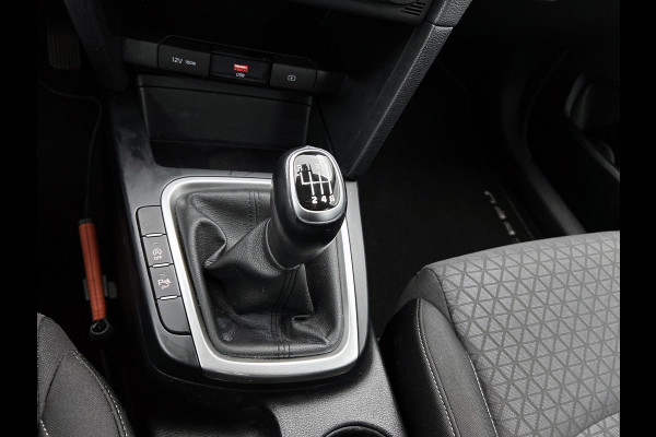 Kia Ceed Sportswagon 1.5 T-GDi DynamicLine (NAVIGATIE, CARPLAY, CAMERA, AFNEEMBARE TREKHAAK, PARKEERSENSOREN, GOED ONDERHOUDEN)