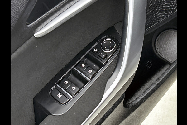 Kia Ceed Sportswagon 1.5 T-GDi DynamicLine (NAVIGATIE, CARPLAY, CAMERA, AFNEEMBARE TREKHAAK, PARKEERSENSOREN, GOED ONDERHOUDEN)