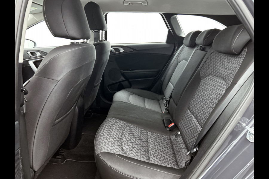 Kia Ceed Sportswagon 1.5 T-GDi DynamicLine (NAVIGATIE, CARPLAY, CAMERA, AFNEEMBARE TREKHAAK, PARKEERSENSOREN, GOED ONDERHOUDEN)