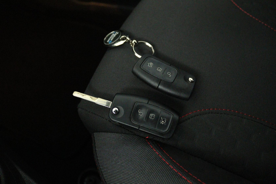 Ford Fiesta 1.0 EcoBoost ST Line (CRUISE CONTROL, NAVIGATIE, PARKEERSENSOREN, BLUETOOTH)