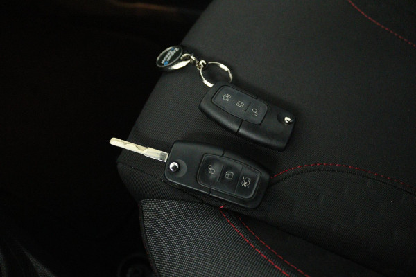 Ford Fiesta 1.0 EcoBoost ST Line (CRUISE CONTROL, NAVIGATIE, PARKEERSENSOREN, BLUETOOTH)