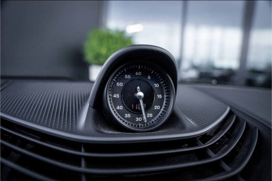 Porsche Taycan Cross Turismo 4 93 kWh - 1e eig | Origineel NL | Sport Chrono + | Panorama | Memory