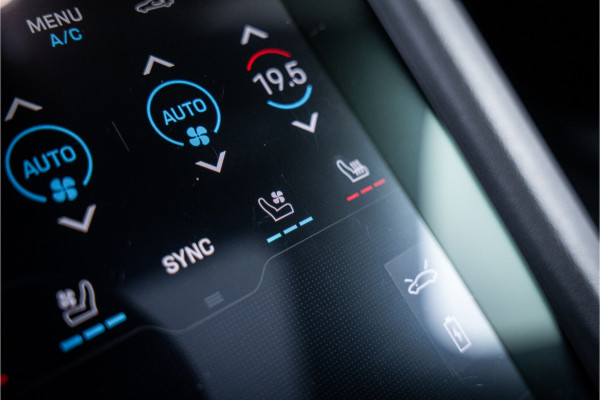 Porsche Taycan Cross Turismo 4 93 kWh - 1e eig | Origineel NL | Sport Chrono + | Panorama | Memory