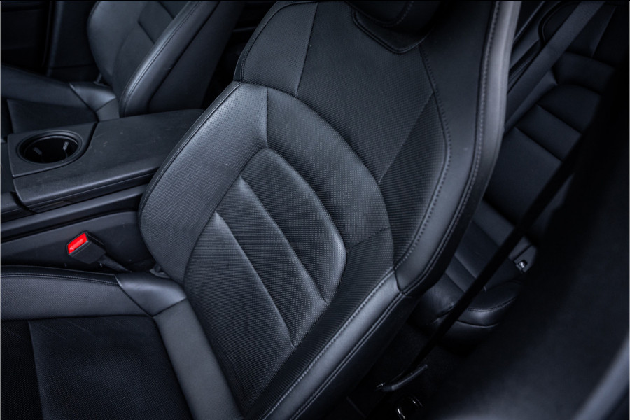 Porsche Taycan Cross Turismo 4 93 kWh - 1e eig | Origineel NL | Sport Chrono + | Panorama | Memory