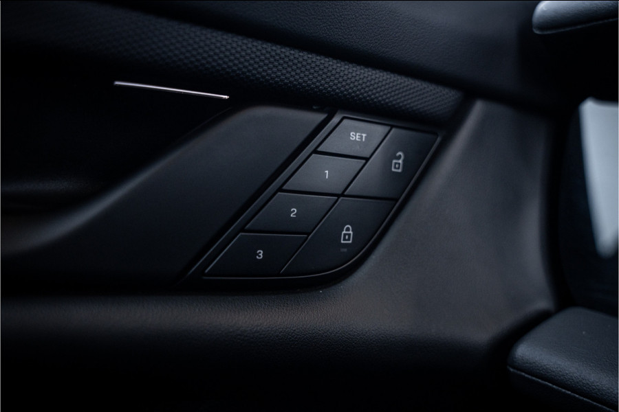 Porsche Taycan Cross Turismo 4 93 kWh - 1e eig | Origineel NL | Sport Chrono + | Panorama | Memory