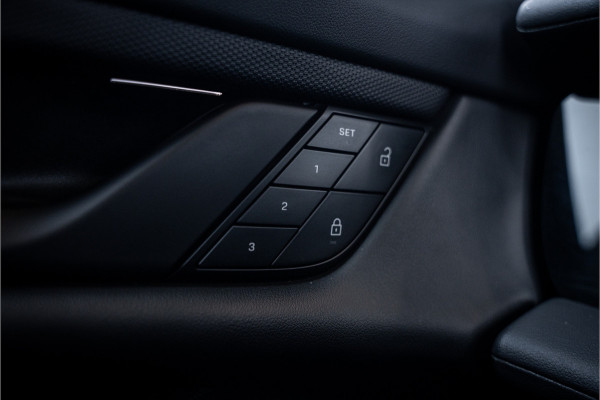 Porsche Taycan Cross Turismo 4 93 kWh - 1e eig | Origineel NL | Sport Chrono + | Panorama | Memory