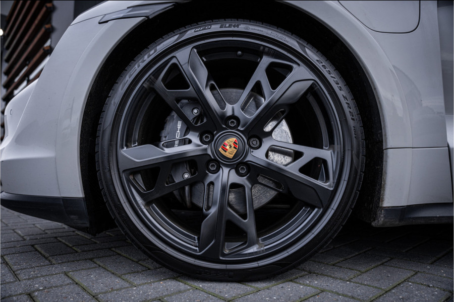 Porsche Taycan Cross Turismo 4 93 kWh - 1e eig | Origineel NL | Sport Chrono + | Panorama | Memory