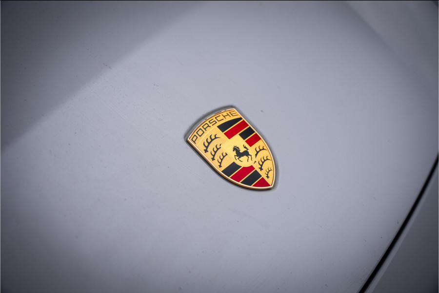 Porsche Taycan Cross Turismo 4 93 kWh - 1e eig | Origineel NL | Sport Chrono + | Panorama | Memory