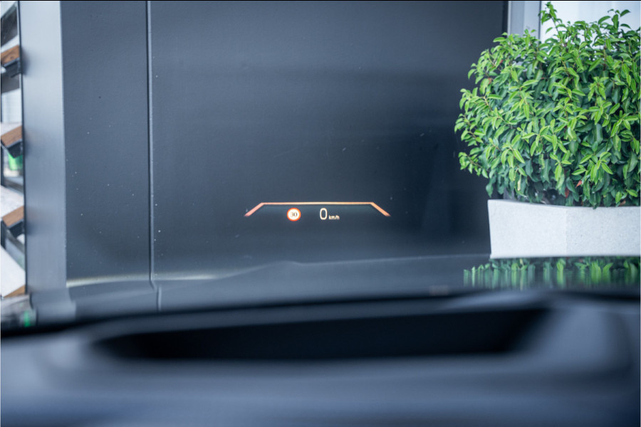 BMW 3 Serie Touring 330e xDrive - M Sport/ performance | Panorama | H&K | Memory | 360 Camera | HUD