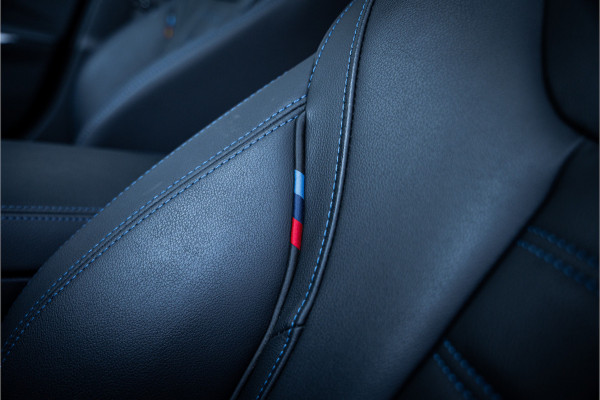 BMW 3 Serie Touring 330e xDrive - M Sport/ performance | Panorama | H&K | Memory | 360 Camera | HUD