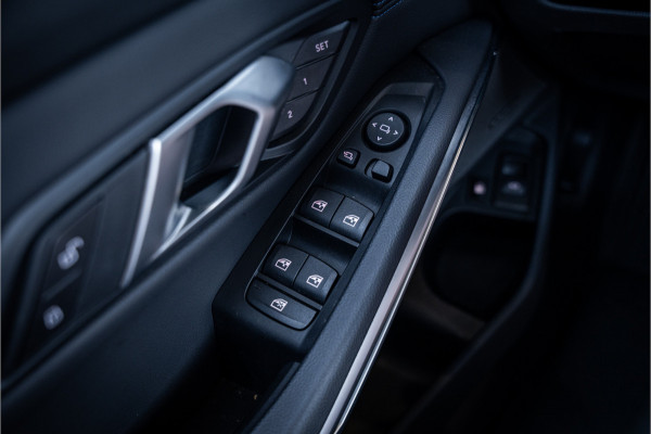 BMW 3 Serie Touring 330e xDrive - M Sport/ performance | Panorama | H&K | Memory | 360 Camera | HUD