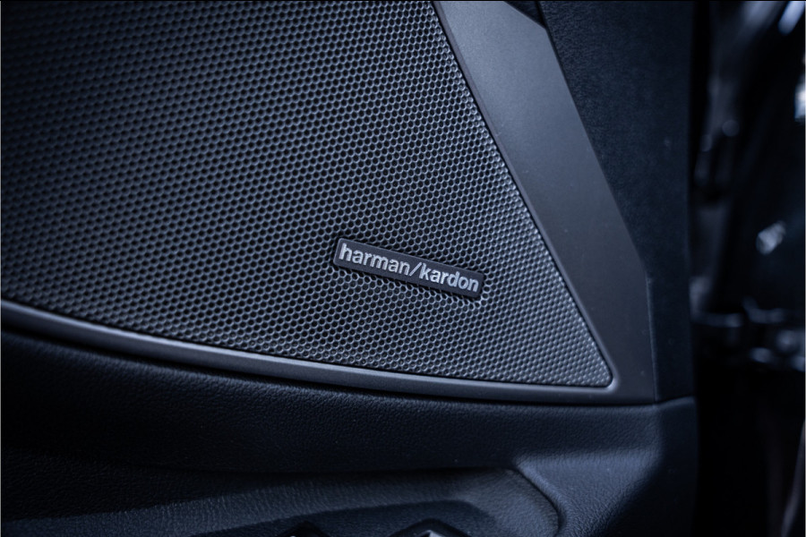 BMW 3 Serie Touring 330e xDrive - M Sport/ performance | Panorama | H&K | Memory | 360 Camera | HUD