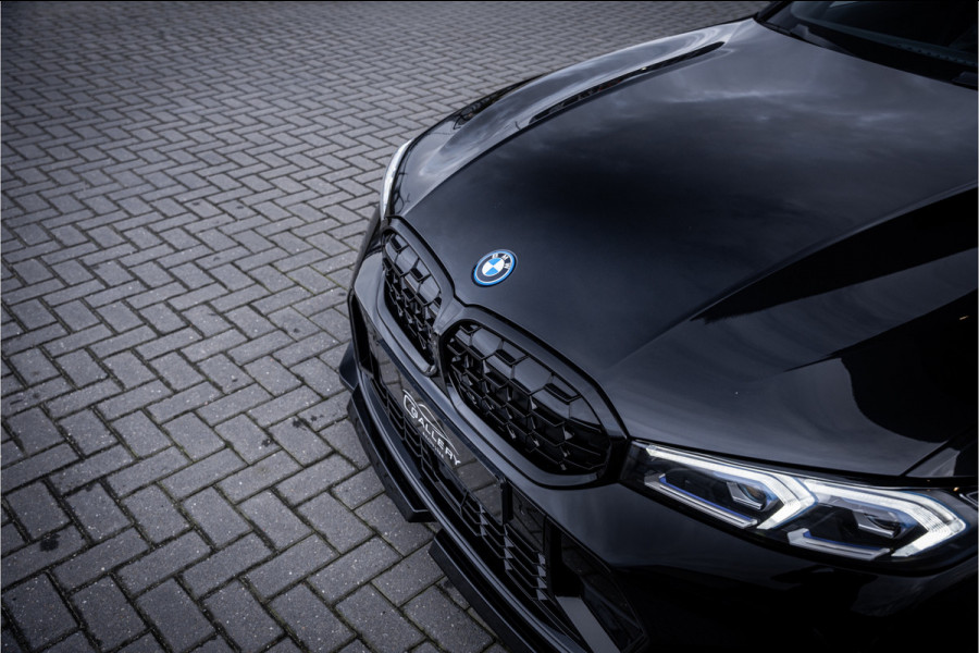 BMW 3 Serie Touring 330e xDrive - M Sport/ performance | Panorama | H&K | Memory | 360 Camera | HUD