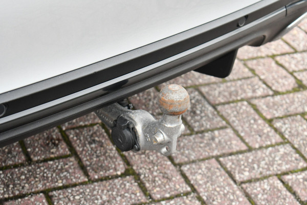 Mercedes-Benz GLC 200 4matic AMG line Trekhaak Night 20inch