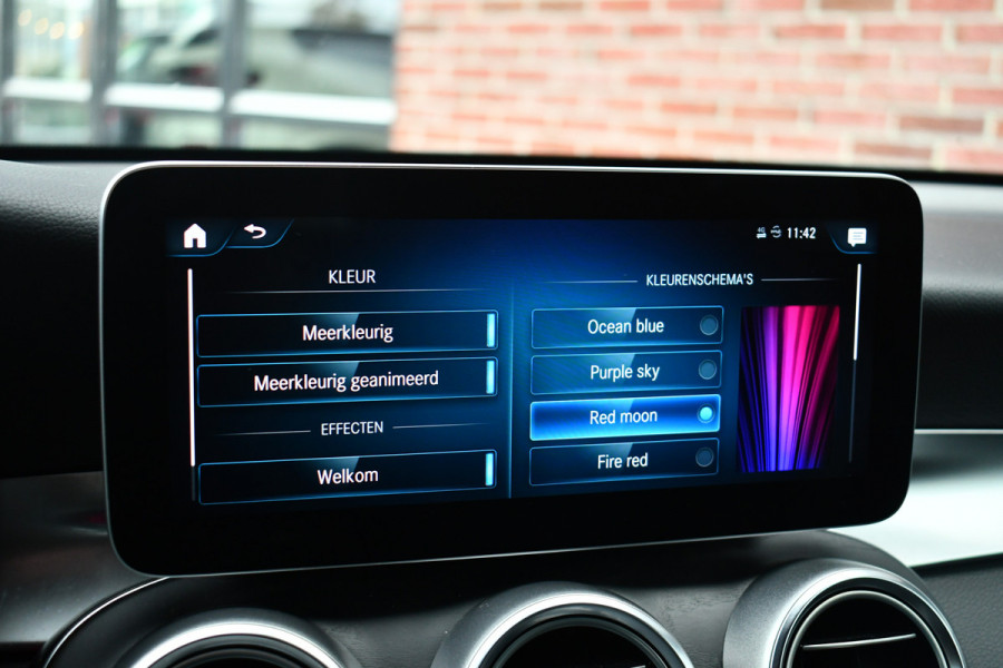 Mercedes-Benz GLC 200 4matic AMG line Trekhaak Night 20inch