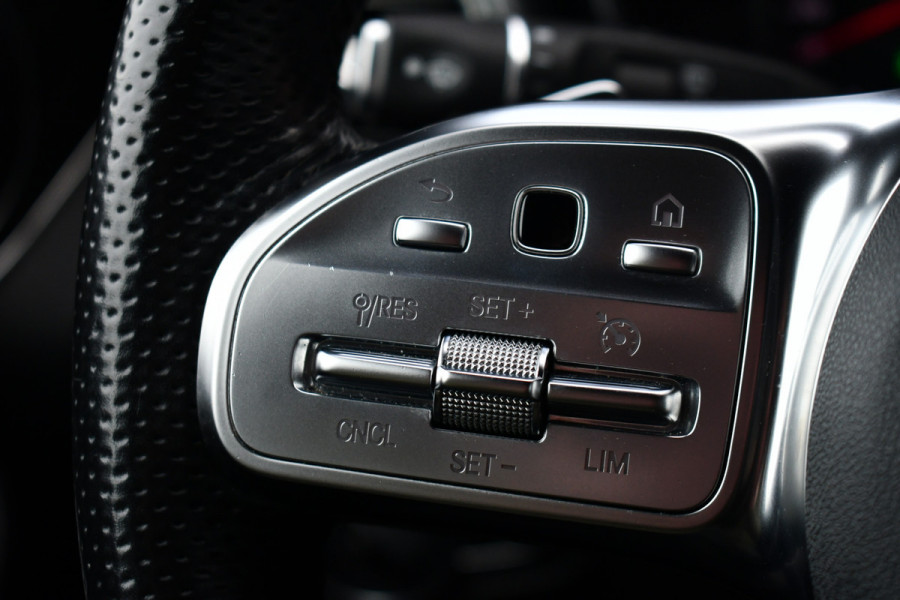 Mercedes-Benz GLC 200 4matic AMG line Trekhaak Night 20inch