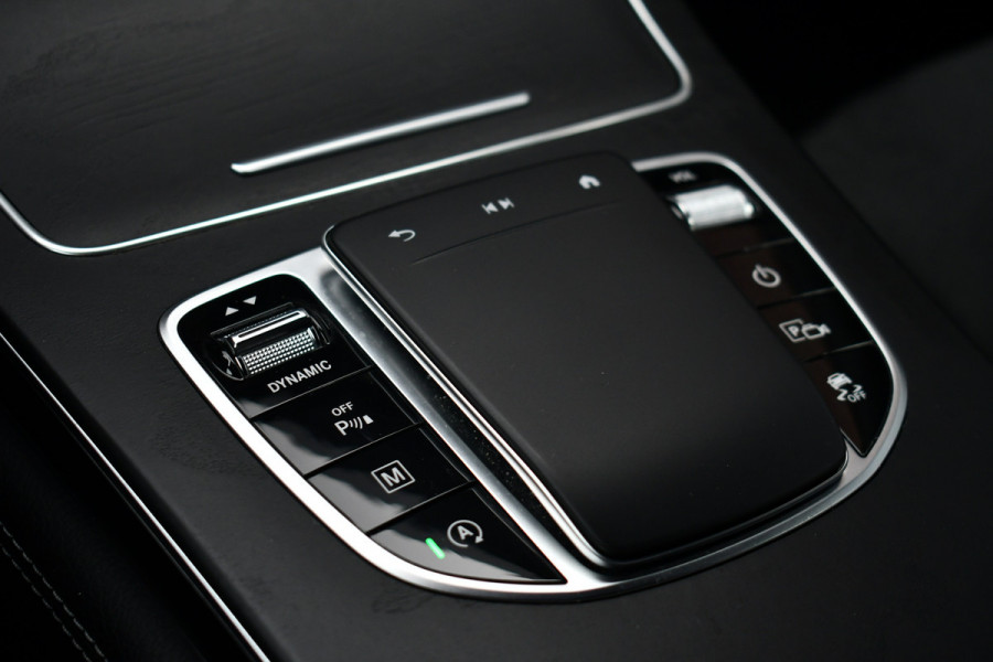 Mercedes-Benz GLC 200 4matic AMG line Trekhaak Night 20inch