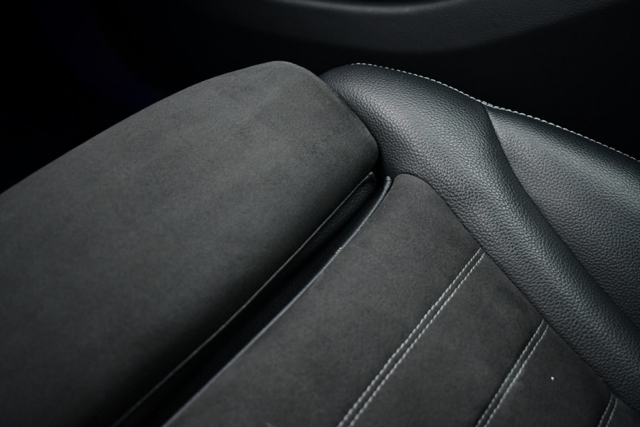 Mercedes-Benz GLC 200 4matic AMG line Trekhaak Night 20inch