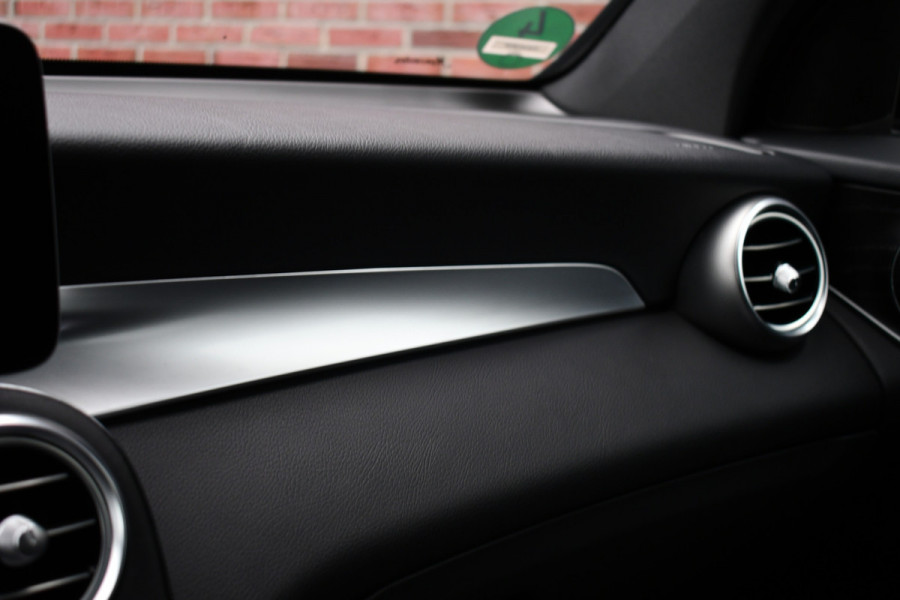 Mercedes-Benz GLC 200 4matic AMG line Trekhaak Night 20inch