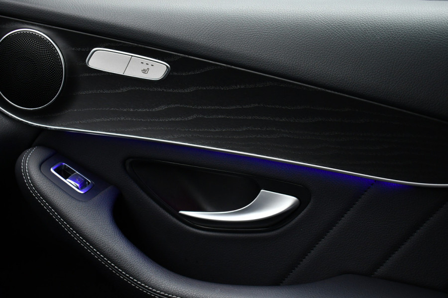 Mercedes-Benz GLC 200 4matic AMG line Trekhaak Night 20inch