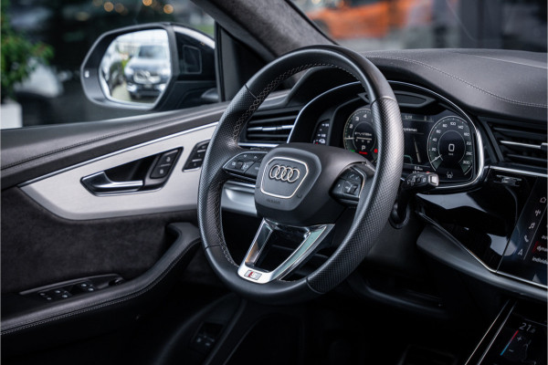 Audi Q8 60 TFSI e quattro Competition - Panorama | RS Seats | Luchtvering | Elek. Trekhaak | 360 Camera