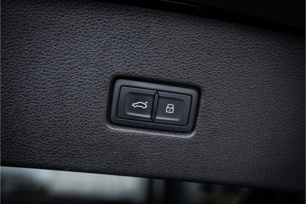 Audi Q8 60 TFSI e quattro Competition - Panorama | RS Seats | Luchtvering | Elek. Trekhaak | 360 Camera