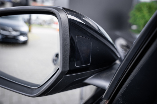 Audi Q8 60 TFSI e quattro Competition - Panorama | RS Seats | Luchtvering | Elek. Trekhaak | 360 Camera