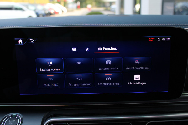 Mercedes-Benz Eqv 300 L2 / AMG / New Model / bj2025 / 7-Persoons / Panorama / Led / Electr Stoelen / Vol Opties / NIEUW!!